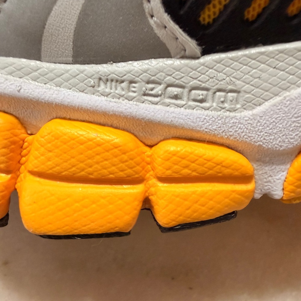Nike Zoom Vomero 5 - Picture 12 of 15